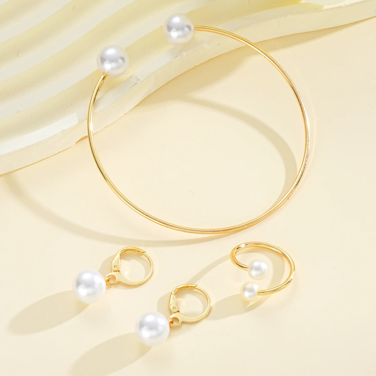 Simple Pearl Set