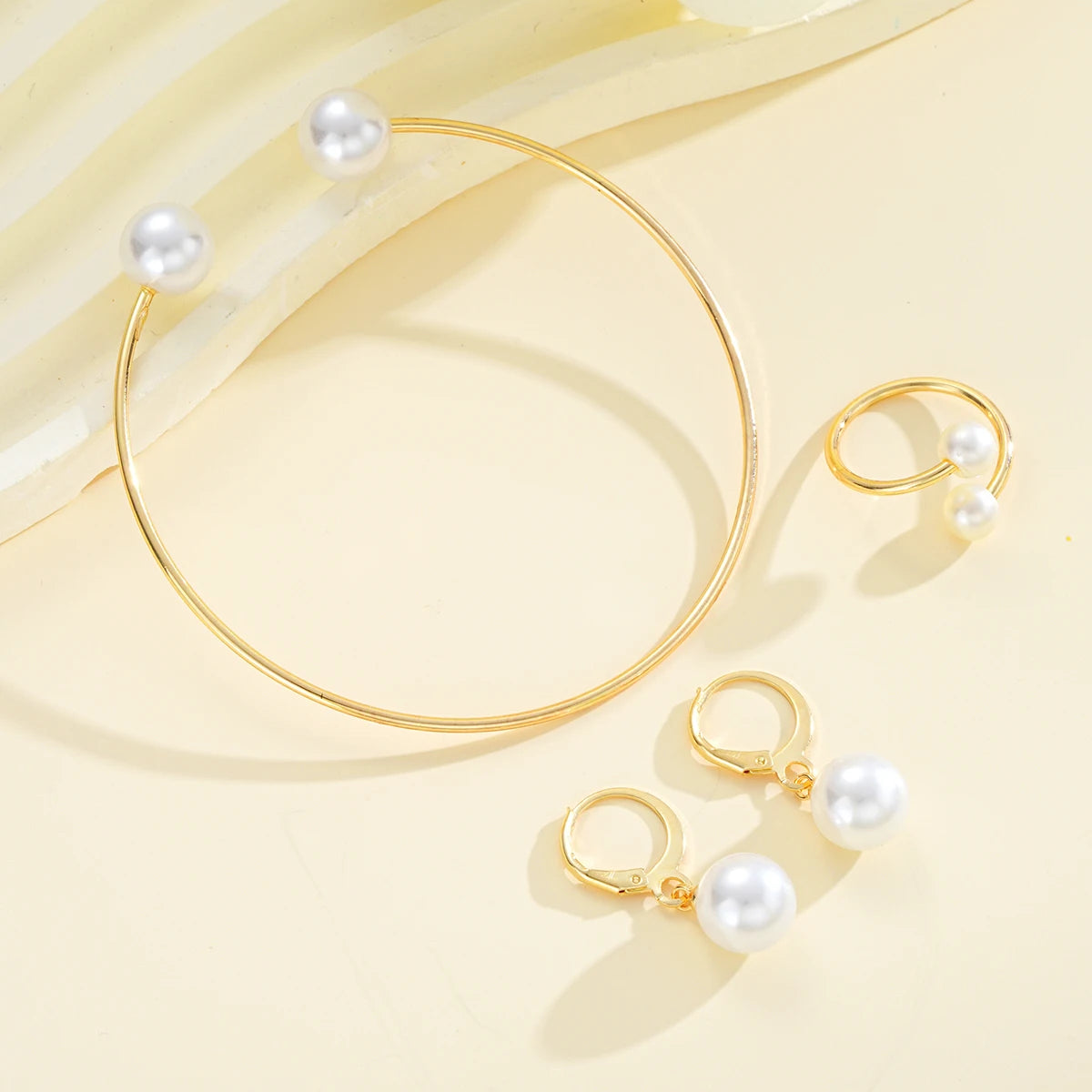 Simple Pearl Set