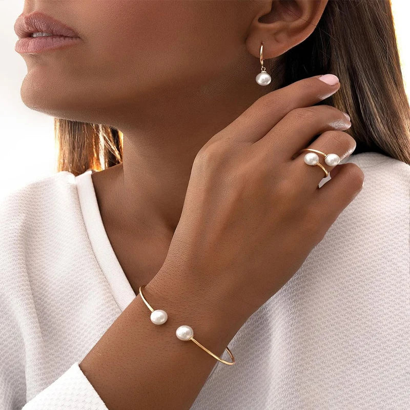 Simple Pearl Set