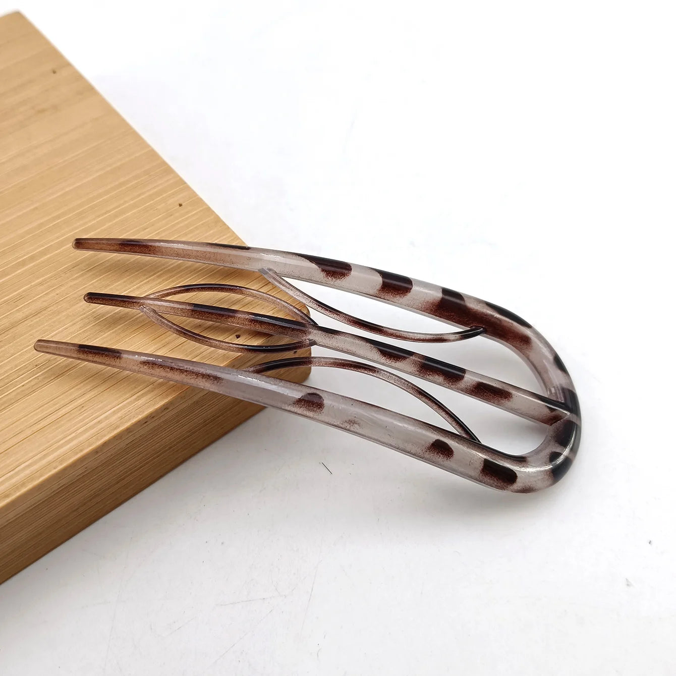 U-Shaped Hairstyle Tools