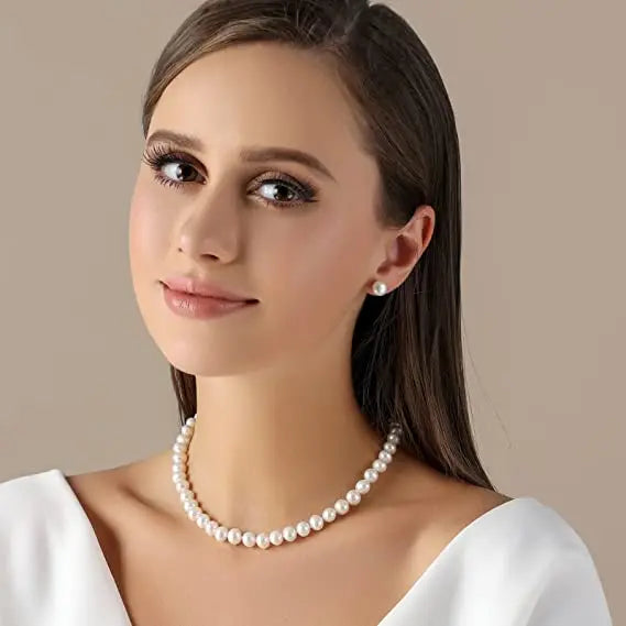 PureGlow Pearl Necklace